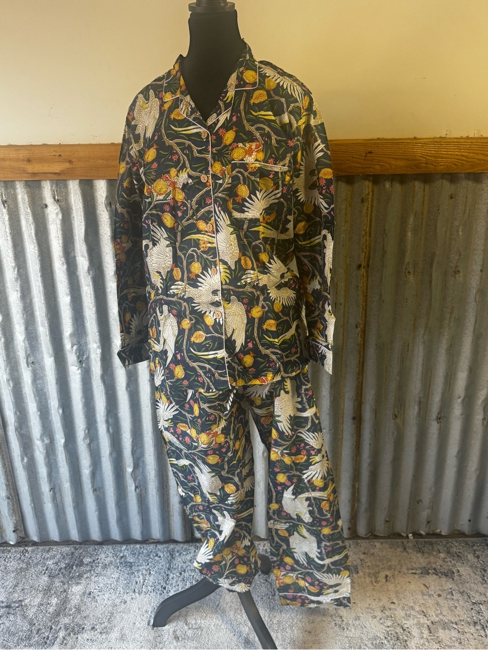 💯 Cotton Parrot and Pineapple Pajamas